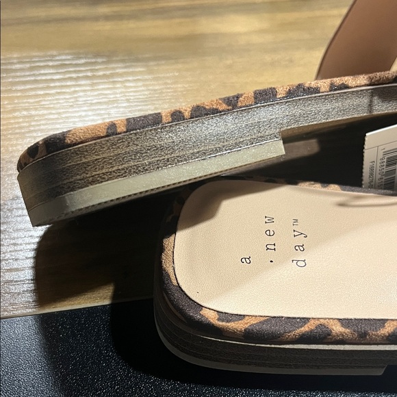 A New Day Brown Leopard Print Sandals - Picture 3 of 5